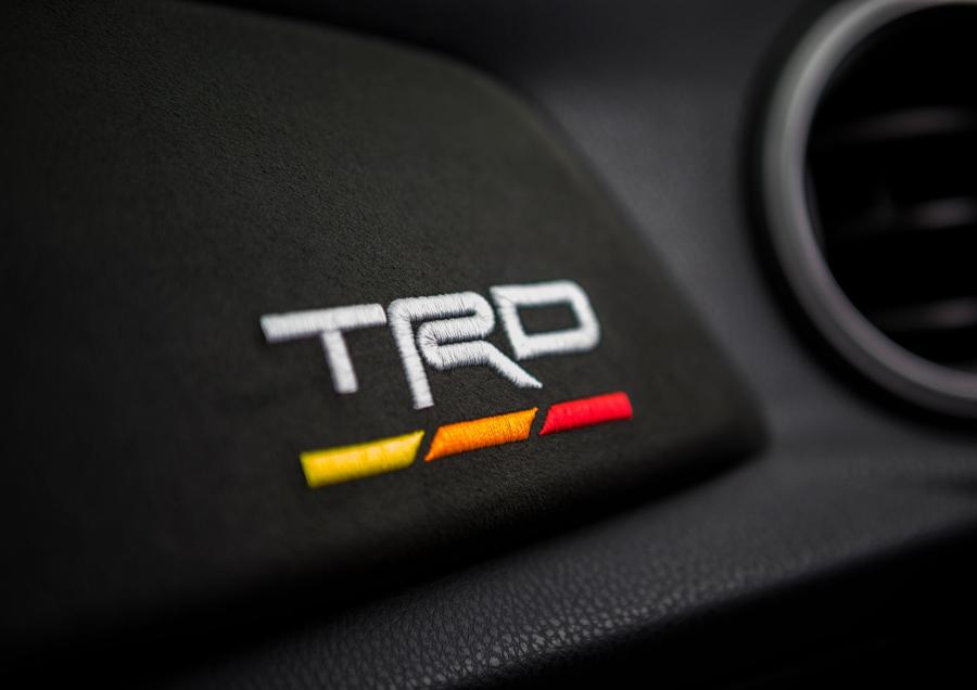 Логотип Toyota GT 86 TRD Special Edition 2018 года  (NA) (фото 15 из 40)
